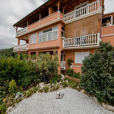 דירה In With Seaview, Terrace, Air Condition, Wifi