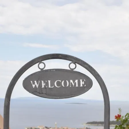 דירה In With Seaview, Terrace, Air Condition, Wifi *