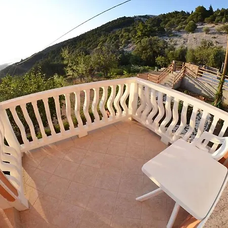 In With Seaview, Terrace, Air Condition, Wifi * Mundanije