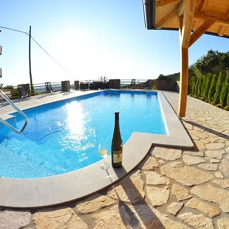 דירה In With Seaview, Terrace, Air Condition, Wifi