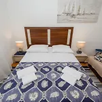 In With Seaview, Terrace, Air Condition, Wifi *