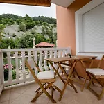 In With Seaview, Terrace, Air Condition, Wifi * Mundanije
