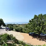 Apartmán In With Seaview, Terrace, Air Condition, Wifi Mundanije