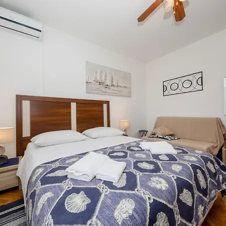 Apartmán In With Seaview, Terrace, Air Condition, Wifi