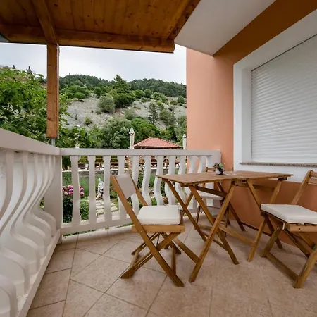 In With Seaview, Terrace, Air Condition, Wifi Apartmán *