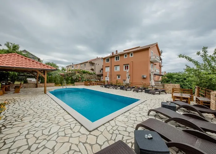 In With Seaview, Terrace, Air Condition, Wifi Apartman Mundanije