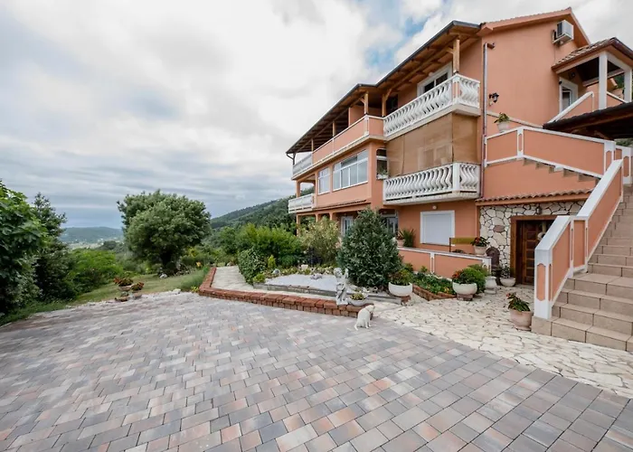 In With Seaview, Terrace, Air Condition, Wifi アパート
