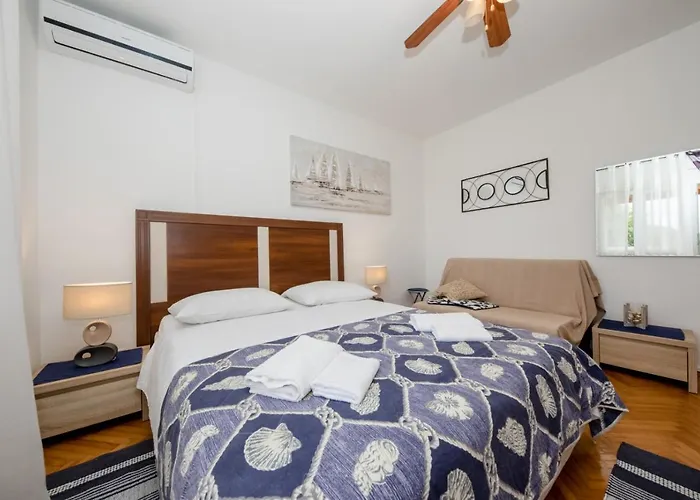 Apartman In With Seaview, Terrace, Air Condition, Wifi