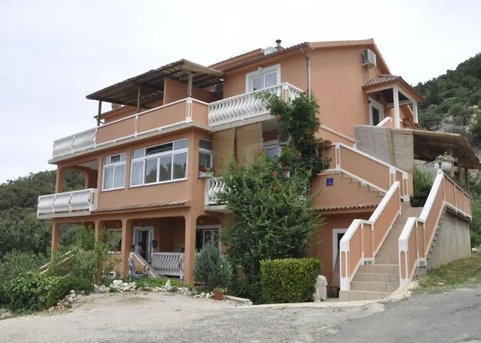 In With Seaview, Terrace, Air Condition, Wifi アパート Mundanije