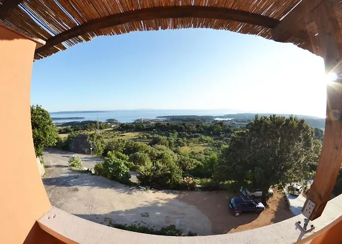 In With Seaview, Terrace, Air Condition, Wifi * Mundanije