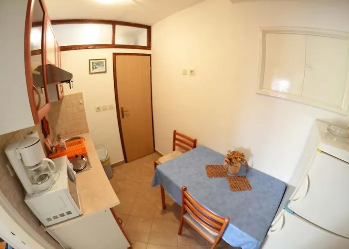 In With Seaview, Terrace, Air Condition, Wifi アパート