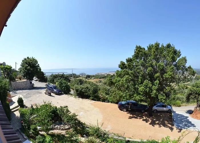 Apartman In With Seaview, Terrace, Air Condition, Wifi Mundanije