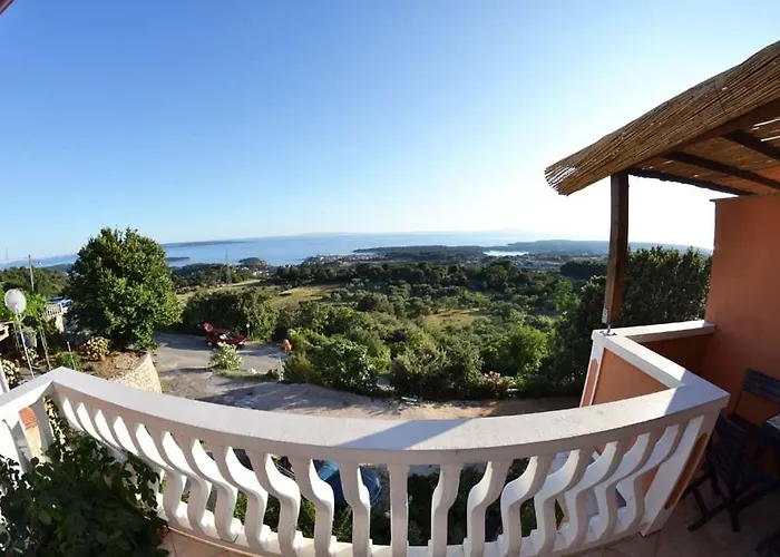 In With Seaview, Terrace, Air Condition, Wifi * Mundanije